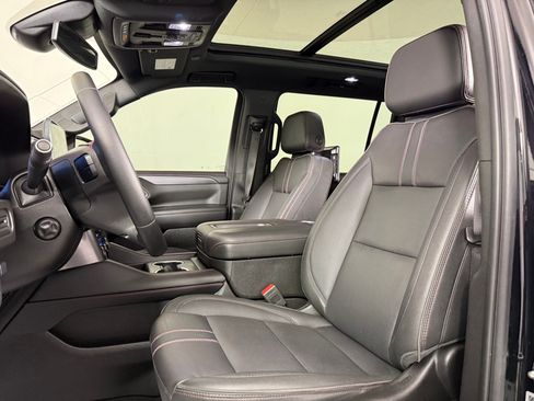 Used 2024 Chevrolet Suburban RST w/ Sport Performance Package AWD/4WD image 5