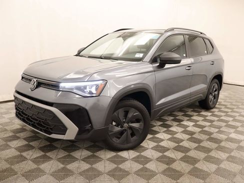 Used 2025 Volkswagen Taos S FWD image 1