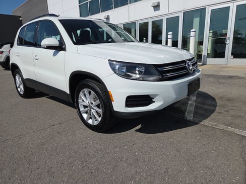 Used 2017 Volkswagen Tiguan Limited w/ Premium Package AWD/4WD image 30