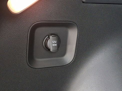 Used 2025 Kia Sportage EX image 29