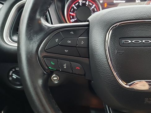 Used 2019 Dodge Challenger SXT image 24