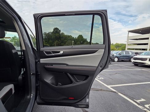 New 2026 Volkswagen Atlas Peak Edition AWD/4WD image 34