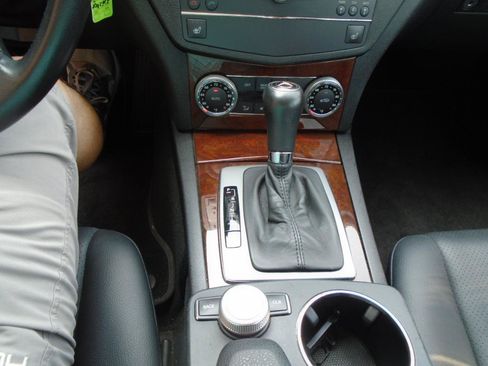 Used 2008 Mercedes-Benz C 300 Sedan image 18
