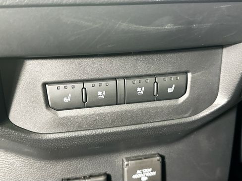 Used 2024 Toyota Tundra Capstone AWD/4WD image 32