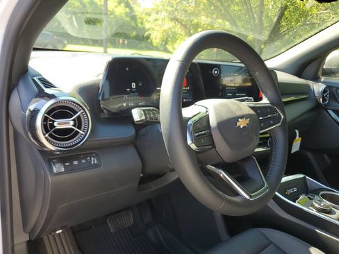 New 2026 Chevrolet Equinox LT w/ Convenience Package II AWD/4WD image 17
