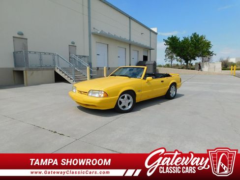 Used 1993 Ford Mustang LX image 2