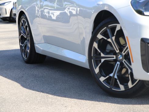 Used 2025 BMW 230i Coupe w/ Convenience Package image 3