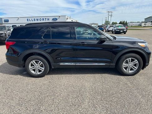 Used 2024 Ford Explorer XLT w/ Equipment Group 202A AWD/4WD image 8