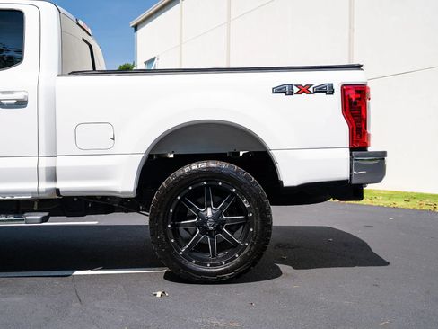 Used 2019 Ford F250 Lariat w/ Lariat Value Package AWD/4WD image 5