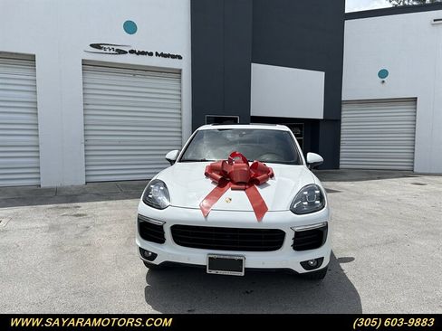 Used 2015 Porsche Cayenne S image 3