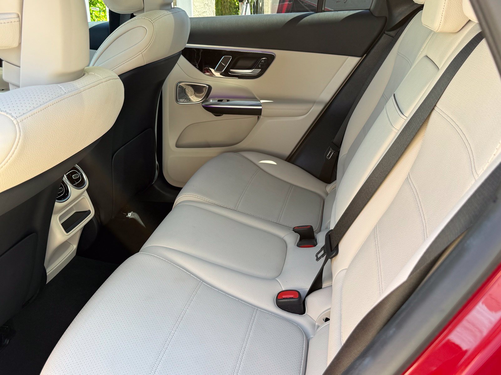 Used 2026 Mercedes-Benz GLC 300 image 42