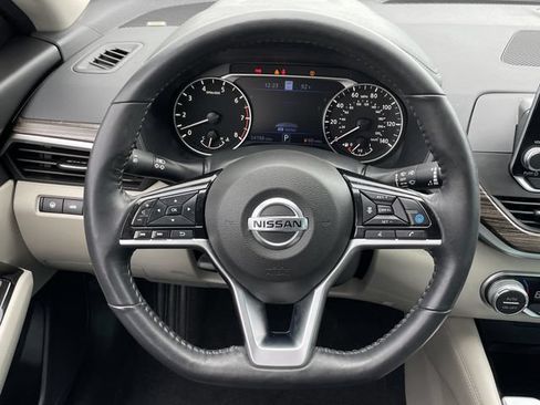 Used 2022 Nissan Altima 2.5 Platinum AWD/4WD image 12