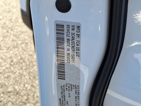 Used 2024 Jeep Compass Limited image 26