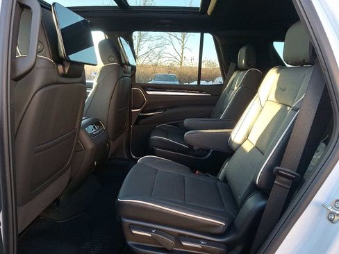 Used 2026 Cadillac Escalade Luxury w/ Touring Package image 10