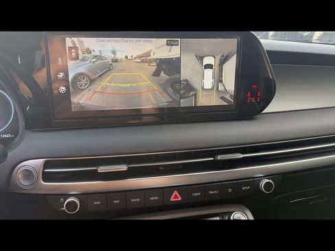 Used 2024 Hyundai Palisade SEL w/ Premium Package FWD image 9