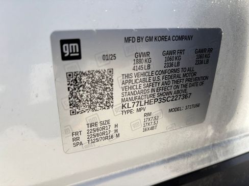 Used 2025 Chevrolet Trax LT FWD image 28