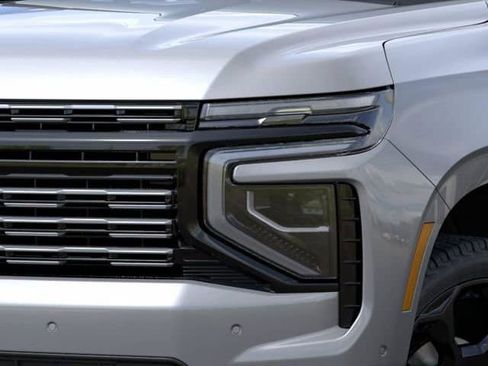 New 2026 Chevrolet Suburban High Country AWD/4WD image 10