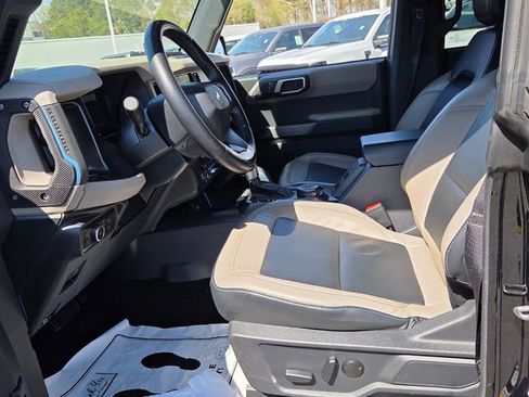 Certified 2021 Ford Bronco Wildtrak image 11