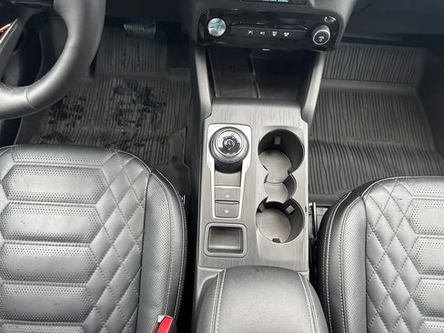 Used 2023 Ford Escape Platinum w/ Premium Technology Package AWD/4WD image 22