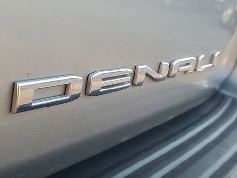 Used 2023 GMC Yukon Denali image 8