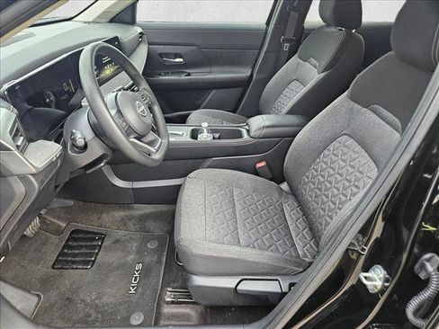 Used 2025 Nissan Kicks SV w/ Charging Package AWD/4WD image 15