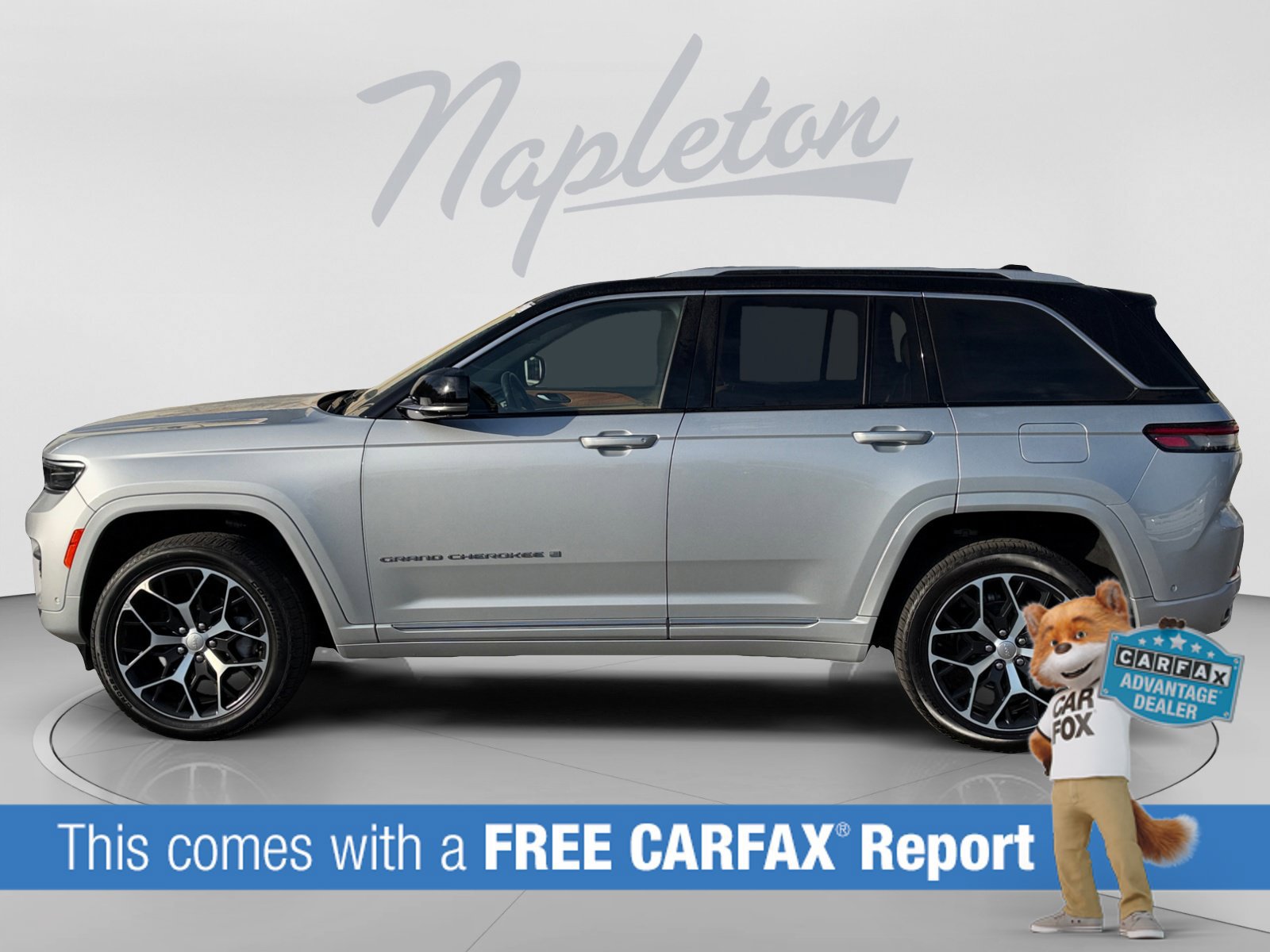 Used 2023 Jeep Grand Cherokee Summit AWD/4WD image 2