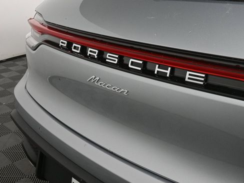 Certified 2025 Porsche Macan image 36