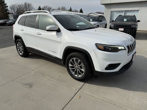 Used 2019 Jeep Cherokee Latitude Plus w/ Cold Weather Group image 1