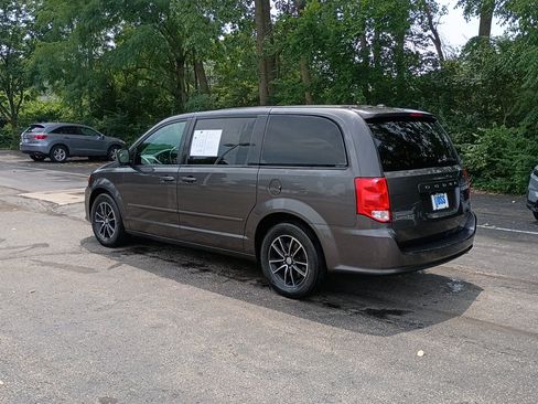 Used 2016 Dodge Grand Caravan SXT FWD image 5