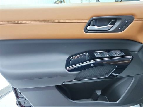 New 2026 Nissan Pathfinder Platinum image 41