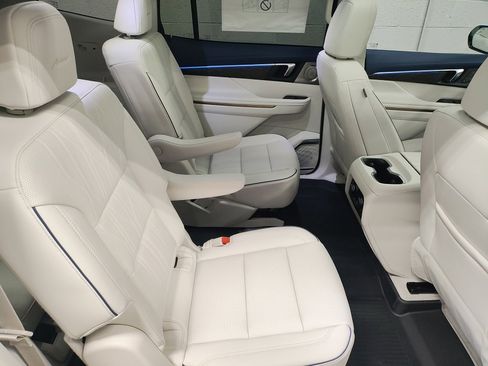 New 2026 Buick Enclave Avenir image 12