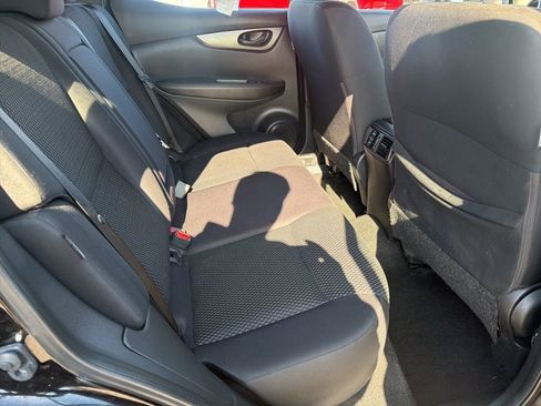 Used 2021 Nissan Rogue Sport S image 22