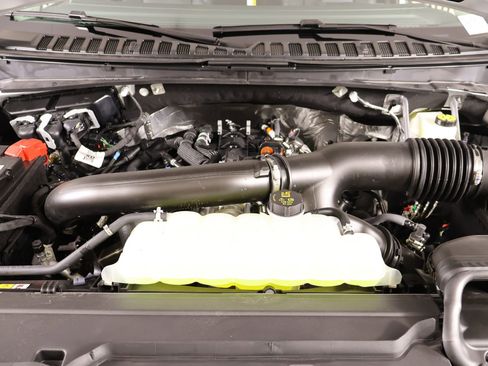 New 2026 Lincoln Navigator Premiere AWD/4WD image 21