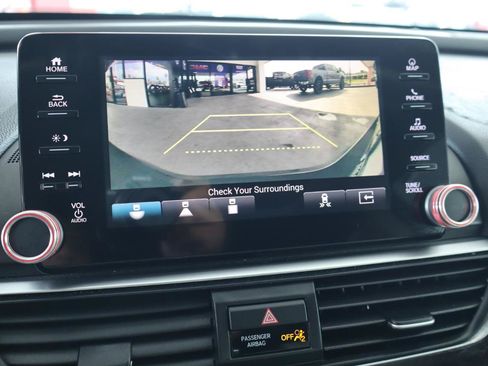 Used 2018 Honda Accord Touring image 23