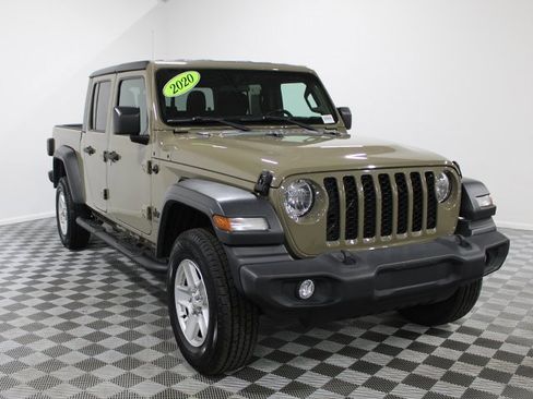 Used 2020 Jeep Gladiator Sport w/ Quick Order Package 24S image 8