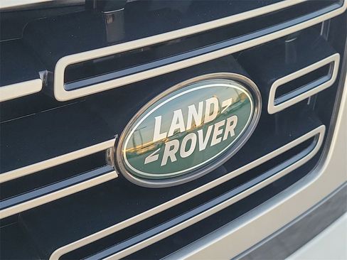 New 2025 Land Rover Range Rover Long Wheelbase SE image 10