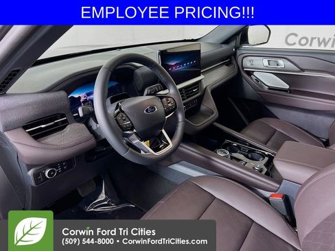 New 2026 Ford Explorer Platinum AWD/4WD image 3