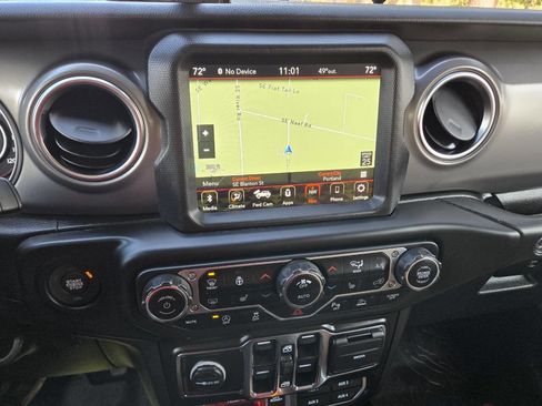Used 2021 Jeep Wrangler Unlimited Rubicon w/ Dual Top Group AWD/4WD image 26