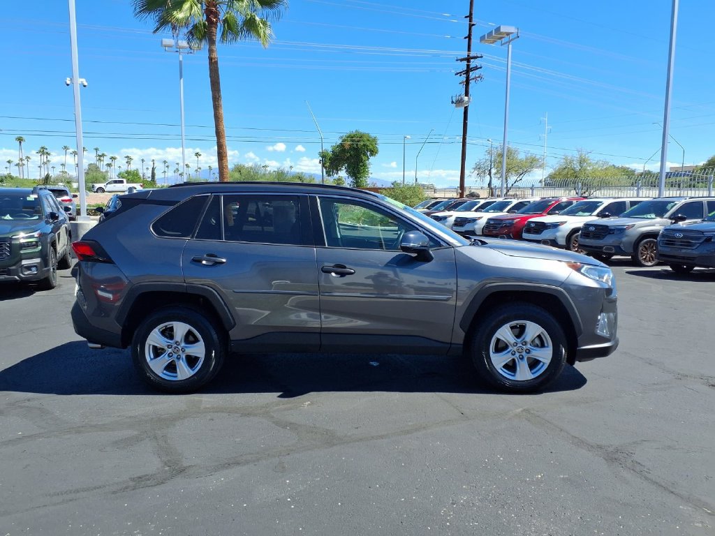 Used 2021 Toyota RAV4 XLE w/ Convenience Package AWD/4WD image 9