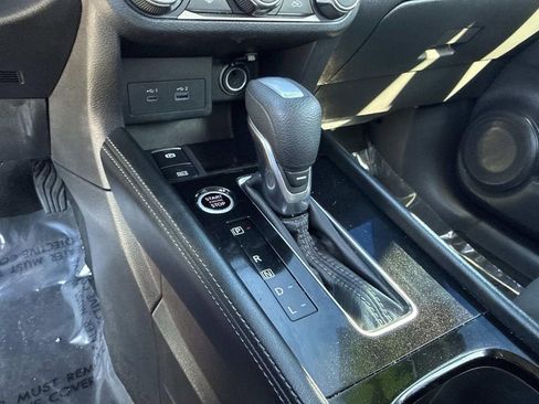 Used 2024 Nissan Kicks SV image 25