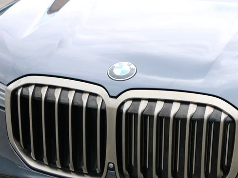 Used 2021 BMW X7 M50i w/ Executive Package AWD/4WD image 12