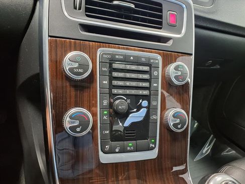 Used 2016 Volvo S60 T5 Premier w/ Climate Package image 26