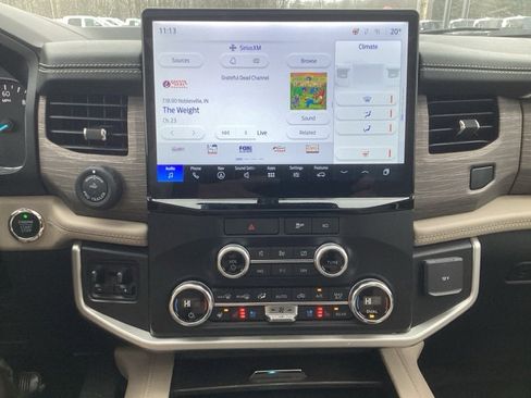 Used 2022 Ford Expedition Limited image 24