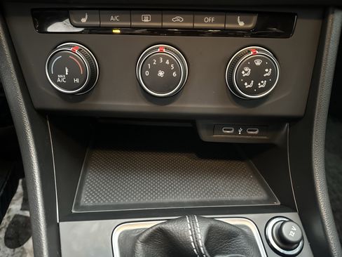 Used 2024 Volkswagen Jetta Sport image 29