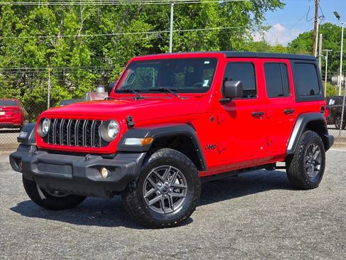 Used 2024 Jeep Wrangler Unlimited Sport AWD/4WD image 2