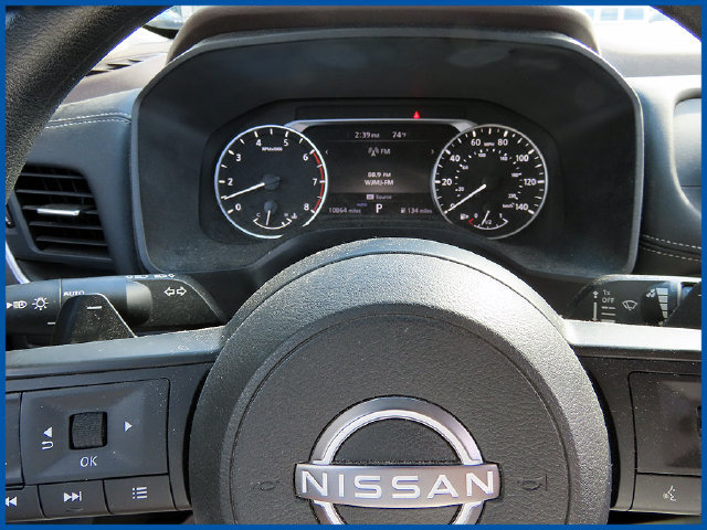 Used 2023 Nissan Rogue S AWD/4WD image 12