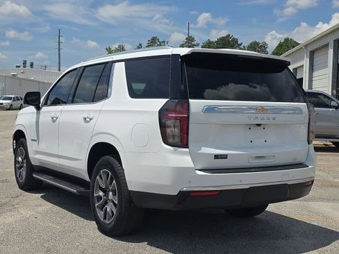 Used 2024 Chevrolet Tahoe LT w/ Luxury Package RWD image 3