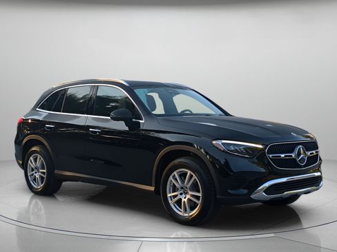 Used 2025 Mercedes-Benz GLC 300 image 38