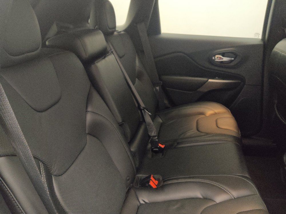 Used 2019 Jeep Cherokee Limited AWD/4WD image 19