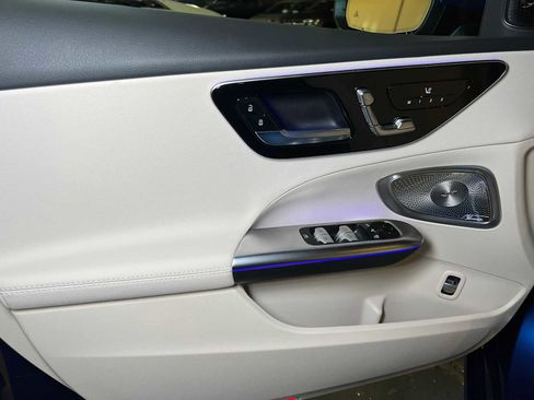 New 2025 Mercedes-Benz C 300 4MATIC Sedan image 18